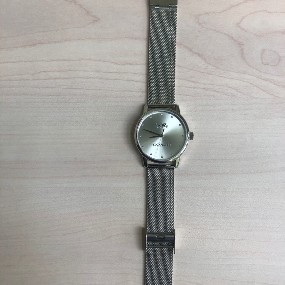 New Coach Stainless Steel Silvertone Mesh Watch - Picture 1 of 8